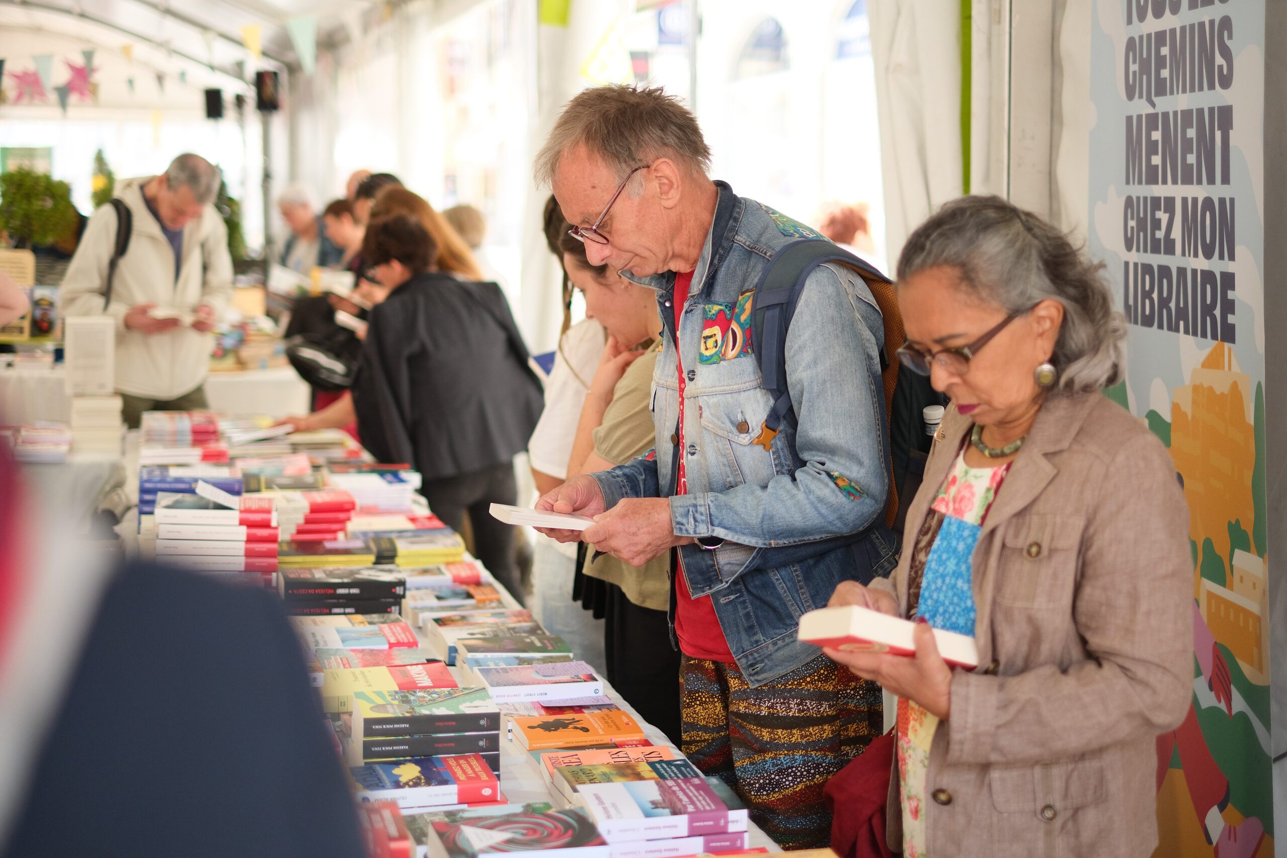 FPR2025-dimanche-118 X-T5-DSCF8644 libraires